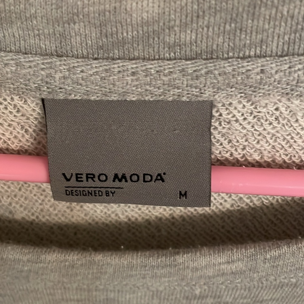 Vero Moda Gray Sweatshirt with Black Bow Design - Picture 3 of 5